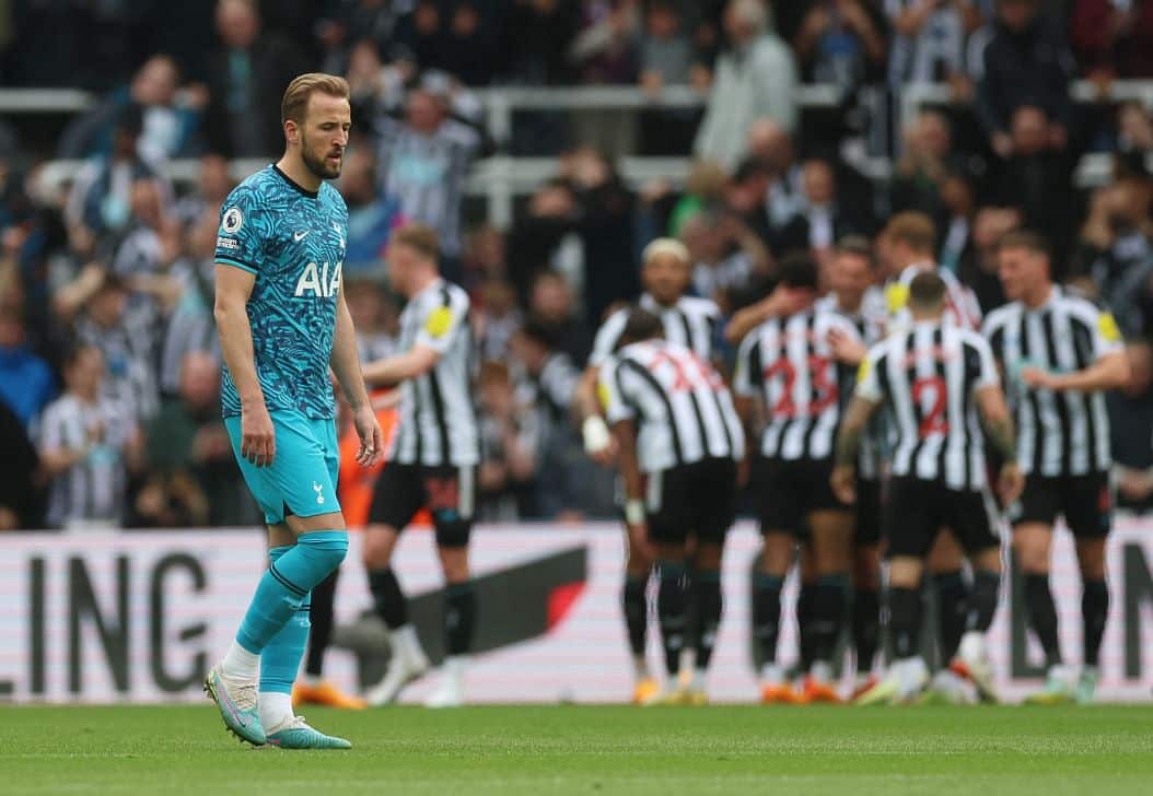 Lloris-says-sorry-after-embarrassing