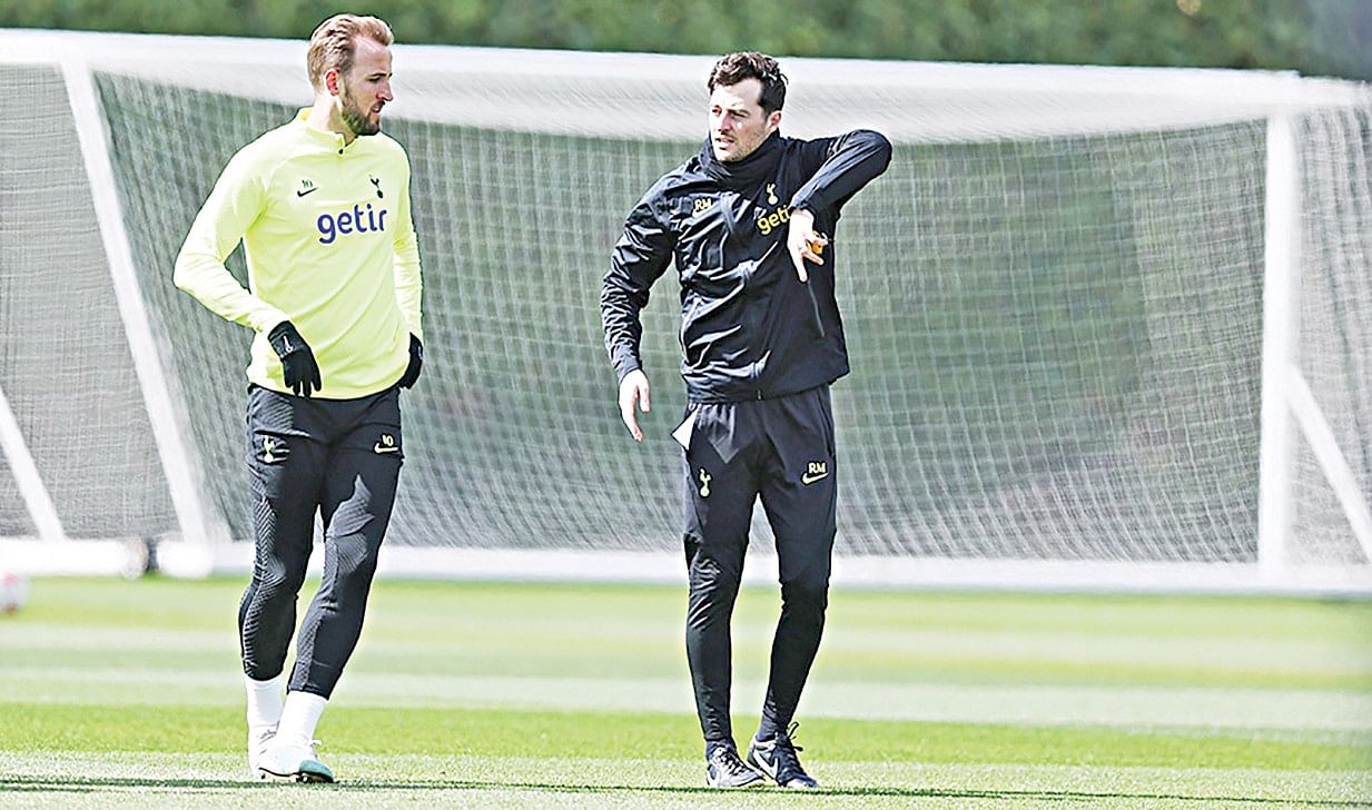 Manchester united expect a lsquomad tottenham c7408c3