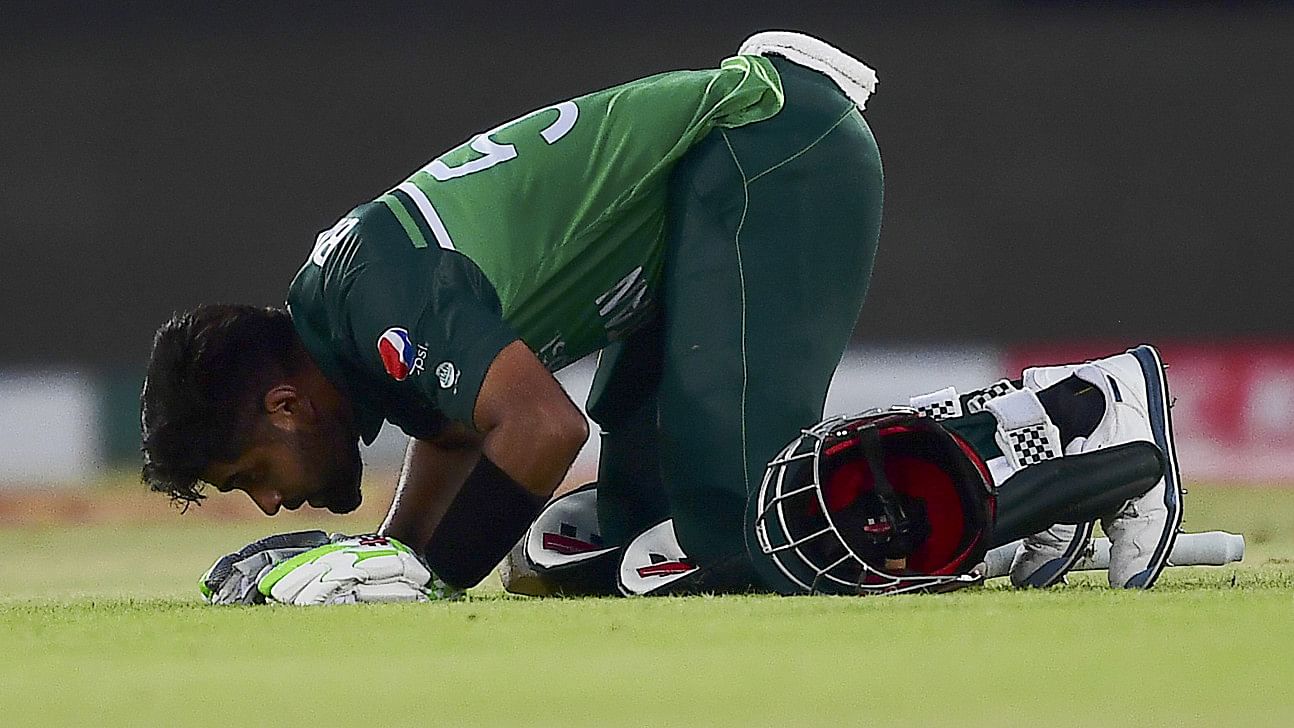 Babar takes pakistan to top of odi rankings for first time with win over nz 7bc4f23
