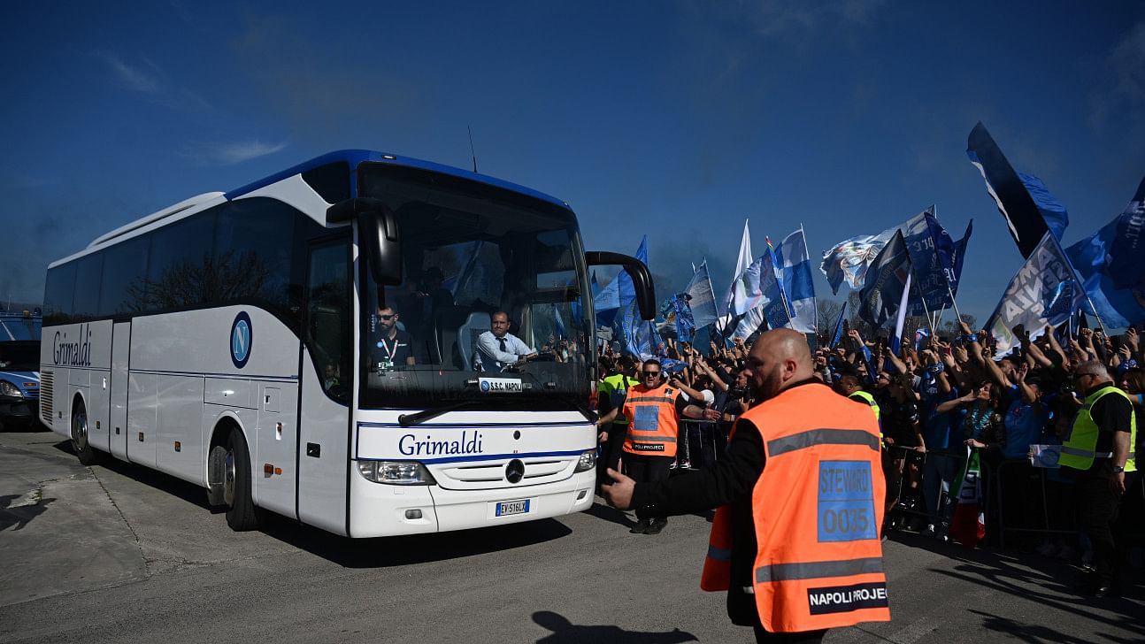 Hundreds of jubilant fans welcome champions napoli 6f6ca41