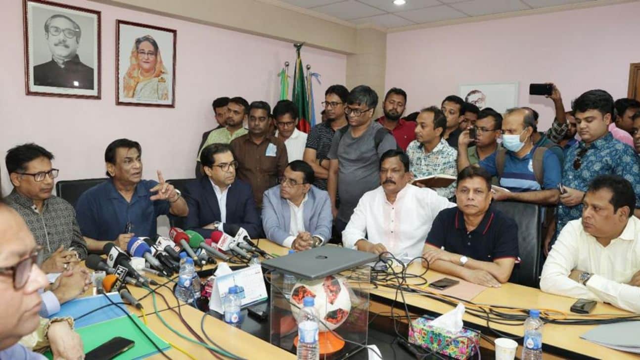 Journalists condemn salahuddins remarks a0e0a8b