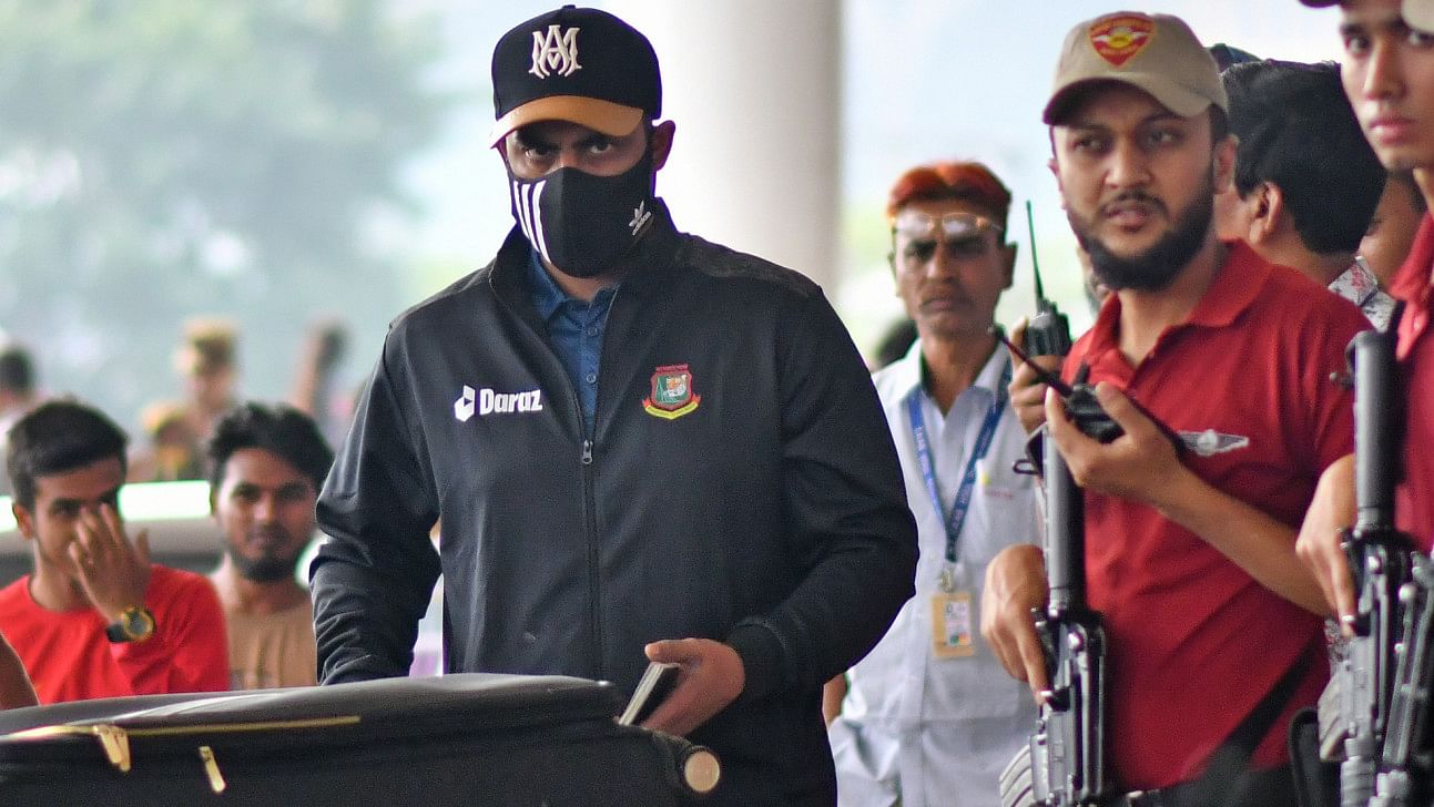 Rest of bangladesh contingent featuring tamim miraz leave for uk 4812f14