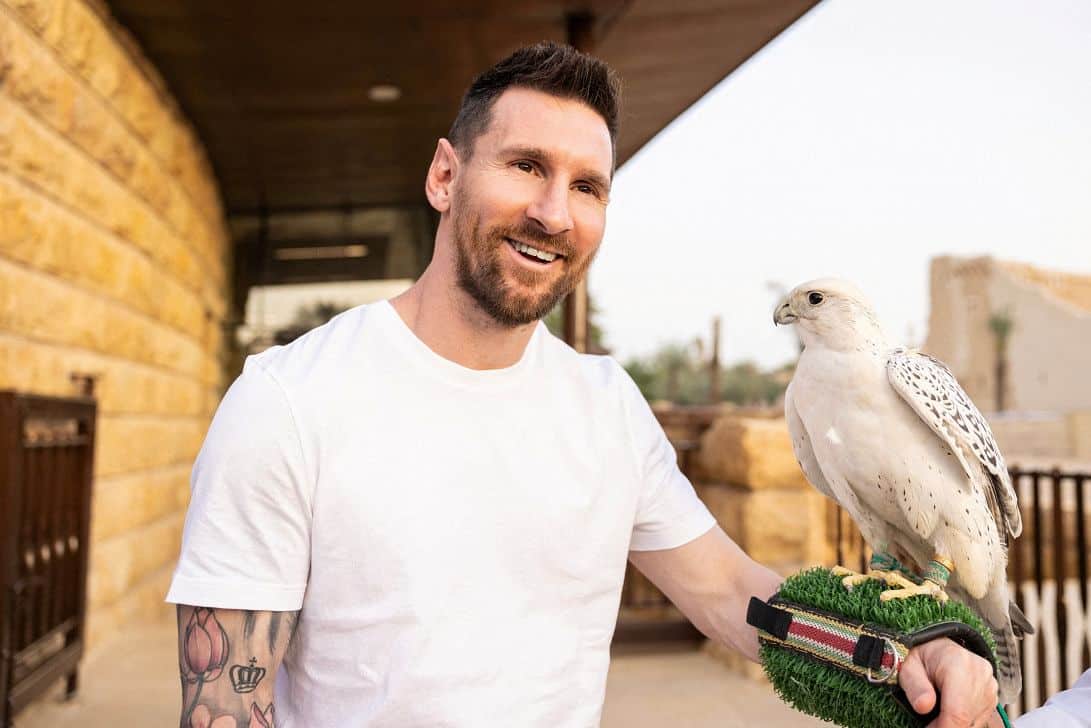 Saudi defender fears messi will axe him if he joins al hilal e29feed