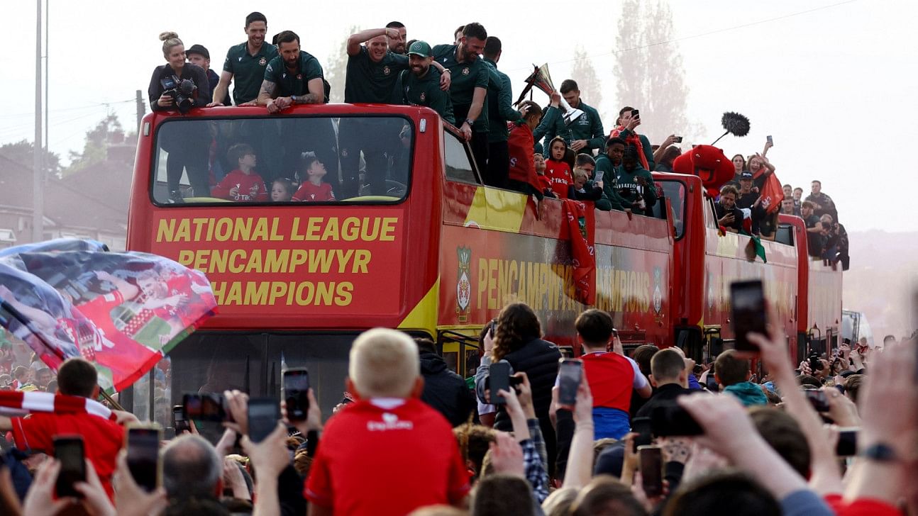 Wrexham's Hollywood owners enjoy promotion parade Mostbet Agent