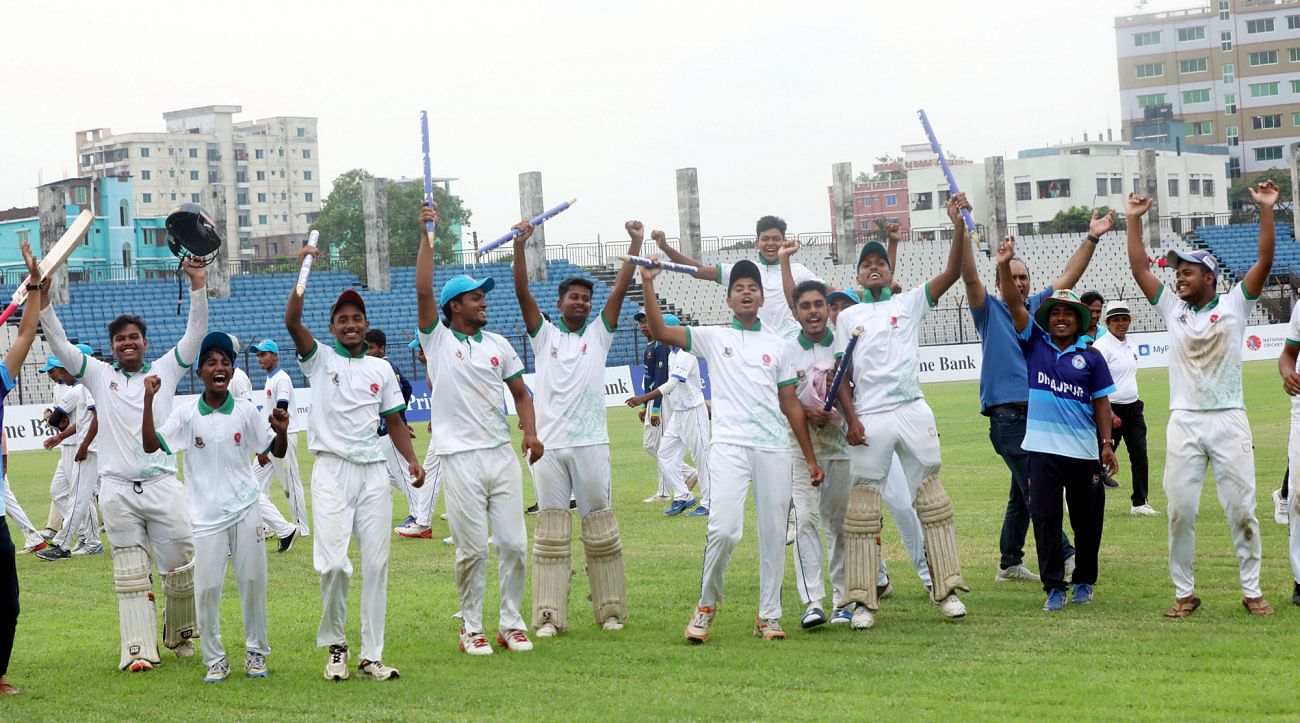 Dinajpur academy high school clinch school cricket title fd284eb