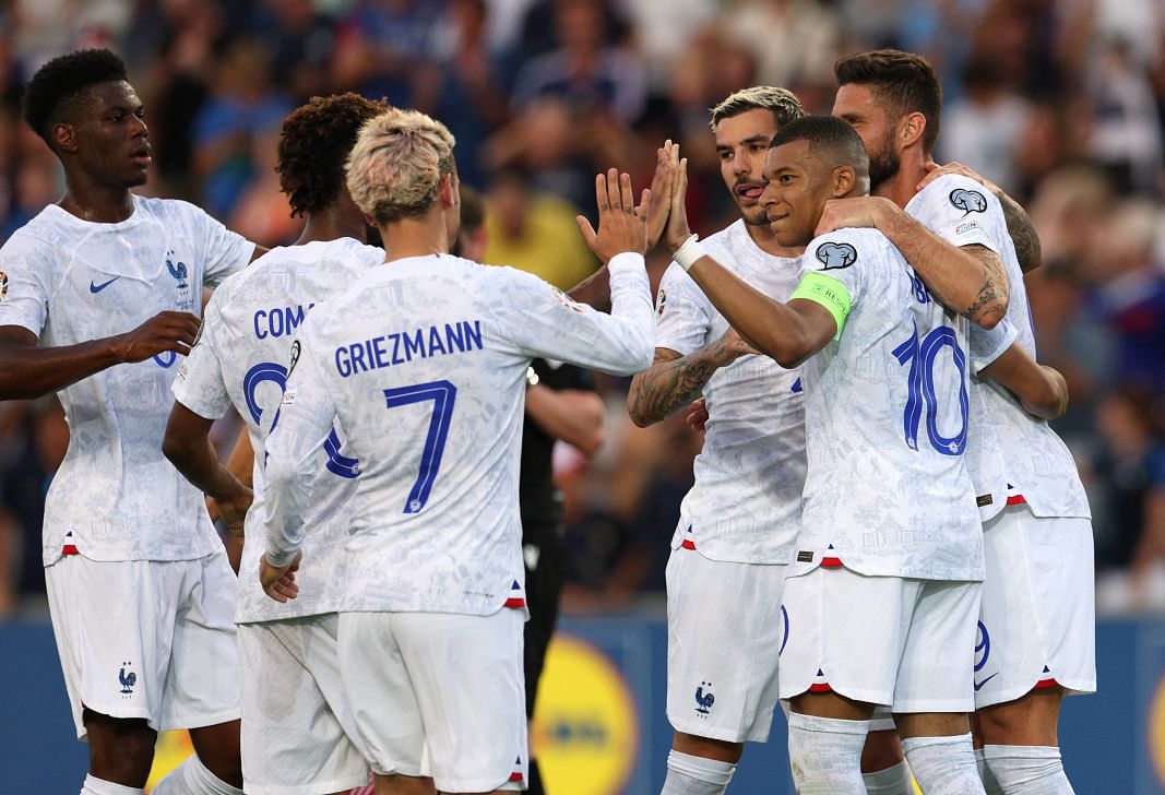 England, france ease to euro qualifying wins as wales stunned0