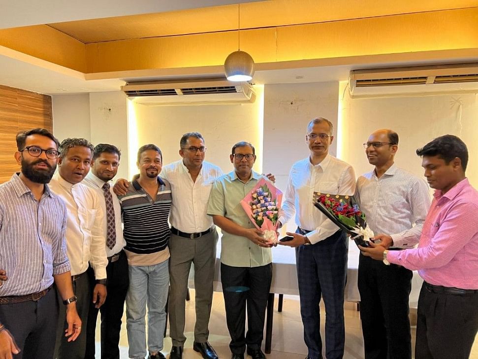 President secretary re elected in lawyers cricket association 4f97139
