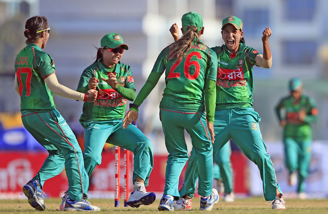 Women cricketers see salary bump 54e3223