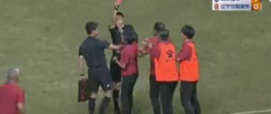 Chinese coach apologises for irrational behaviour after slapping referee 981293a