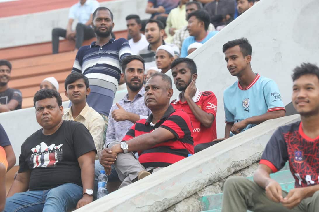 Choton watches from the stands f6207e3
