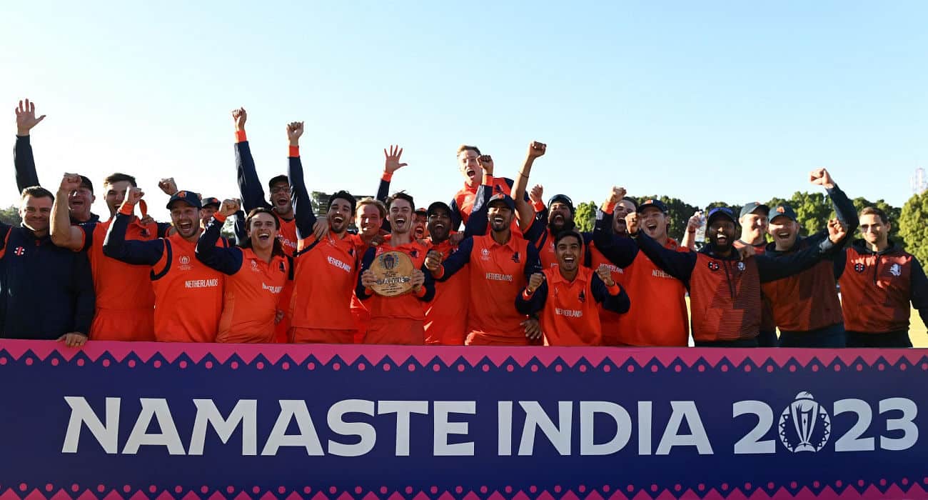 De leede propels dutch past scots into world cup def2373