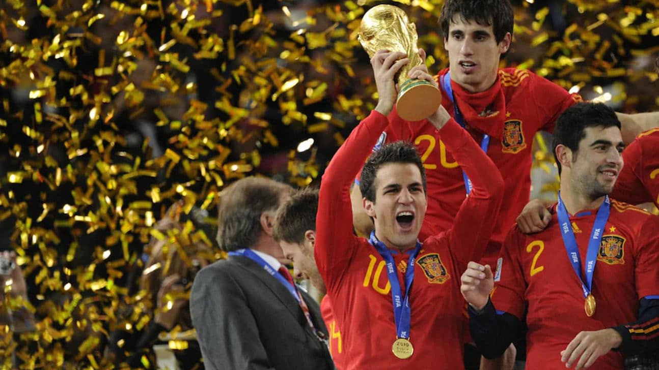 Fabregas retires to take up coaching 0442623