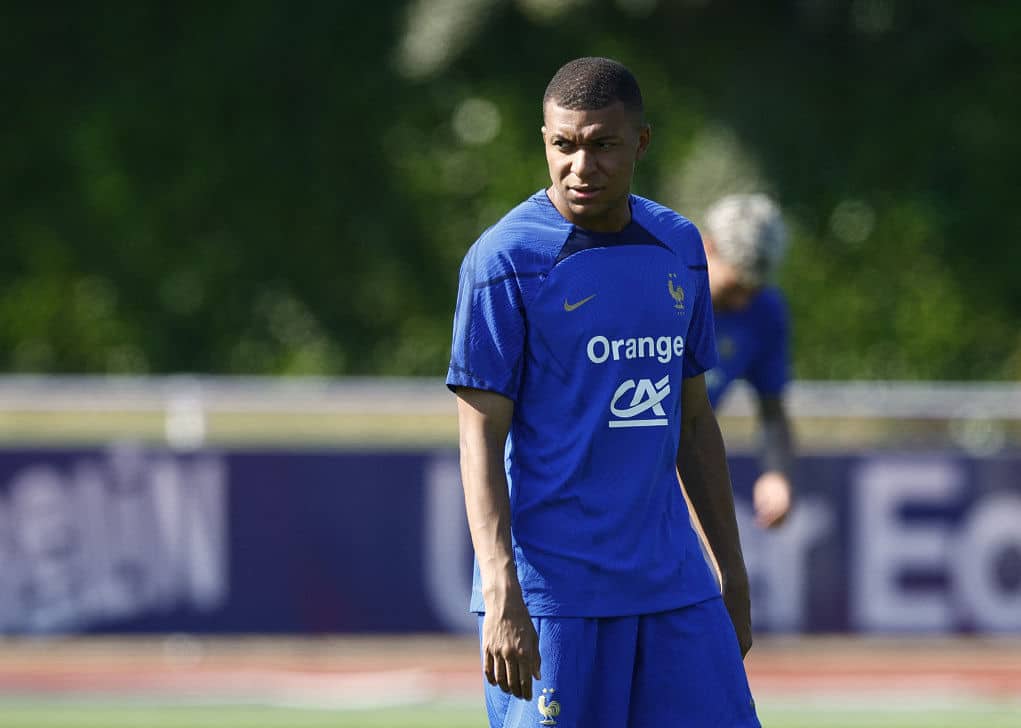 Mbappe and les bleus call for end to violence in france 463bcac