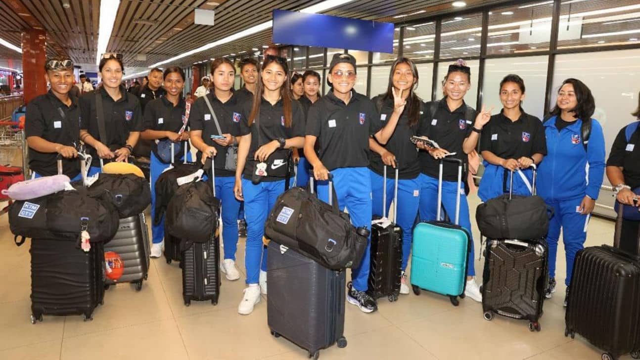 Nepal women arrive in dhaka a9ea65a
