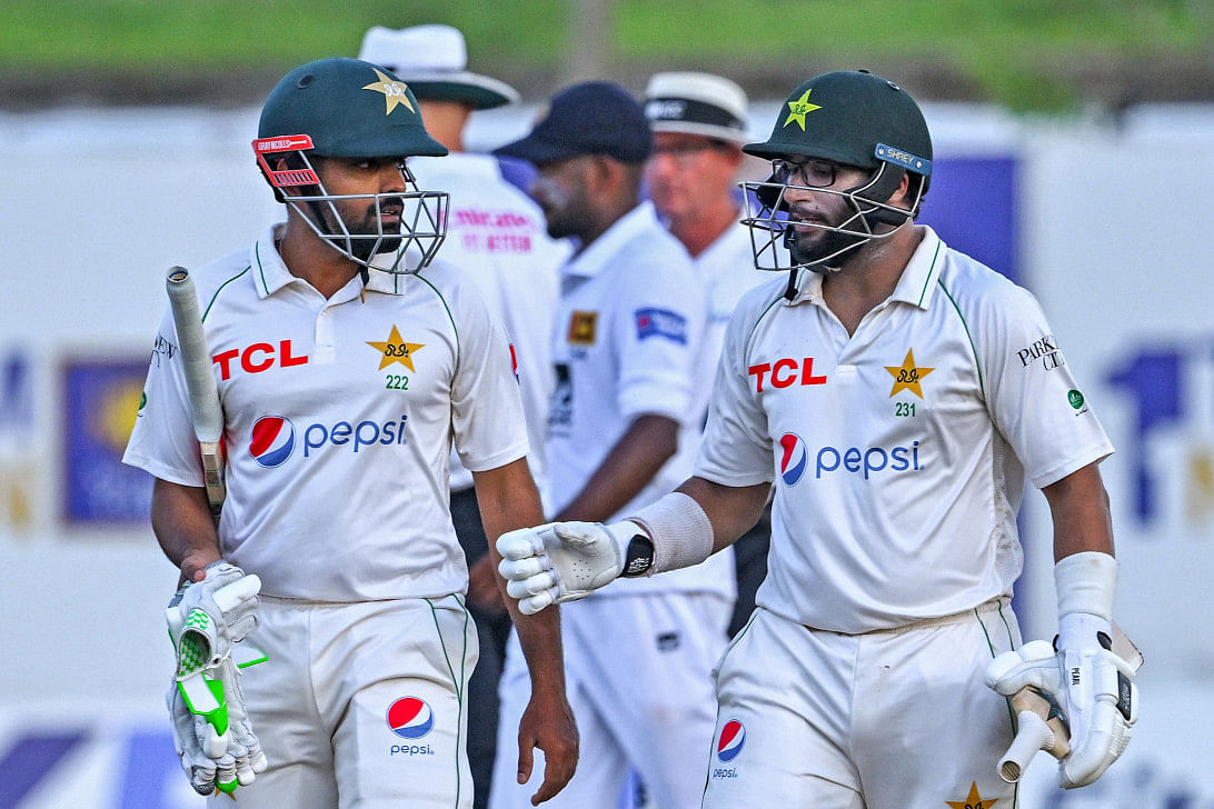 Pakistan sense victory despite top order wobble in small chase de38dcc