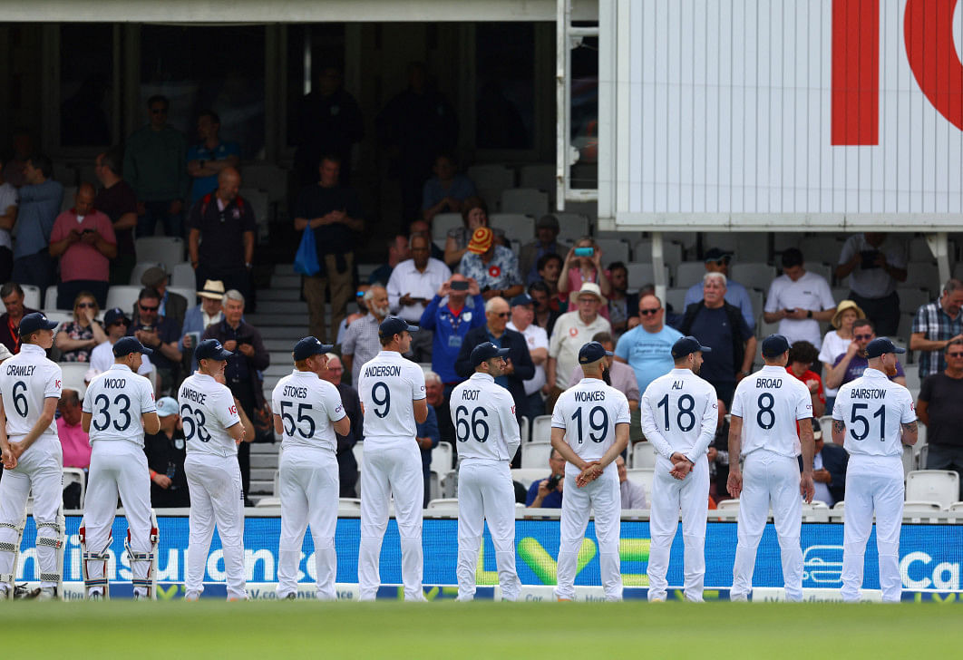 England cricketers swap jerseys in support of dementia patients 1420ca8