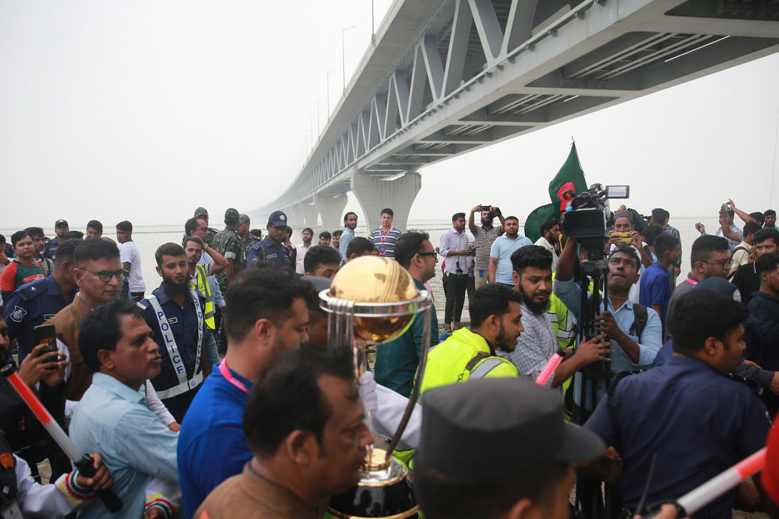 Icc world cup trophy displayed at padma bridge today4