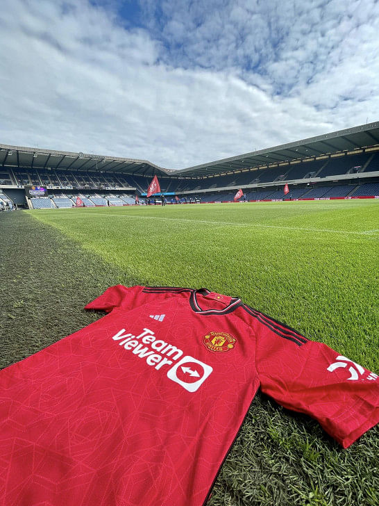 Man utd sign 10 year kit deal with adidas worth 11 bln 28178fc