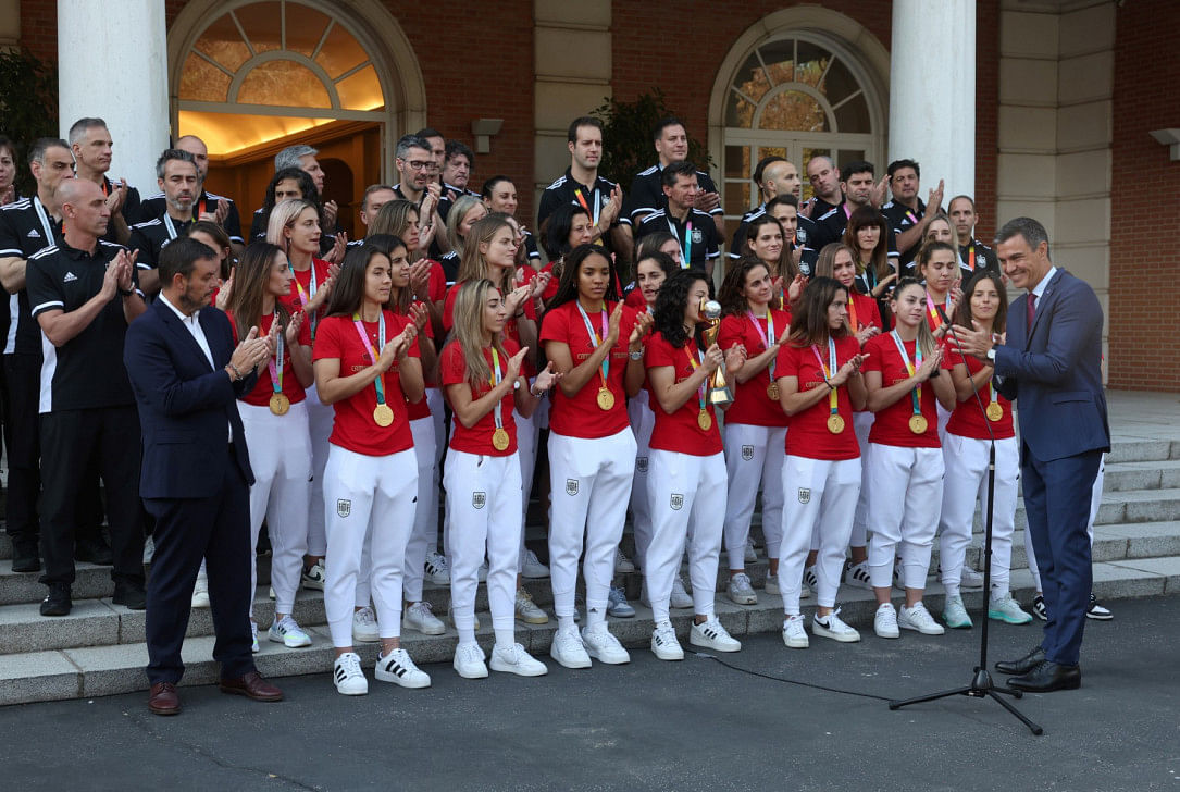 Spain pm says football boss apology over kiss insufficient c813fb3