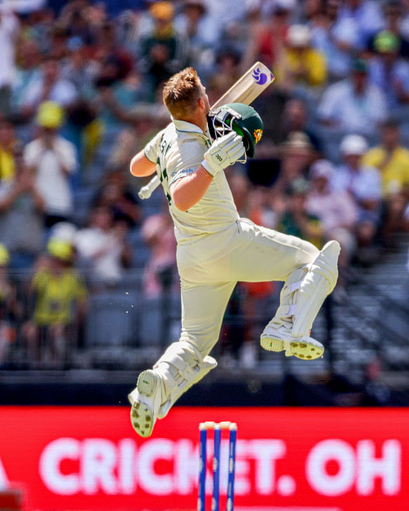 Australia in control as warner ton wears down pakistan0