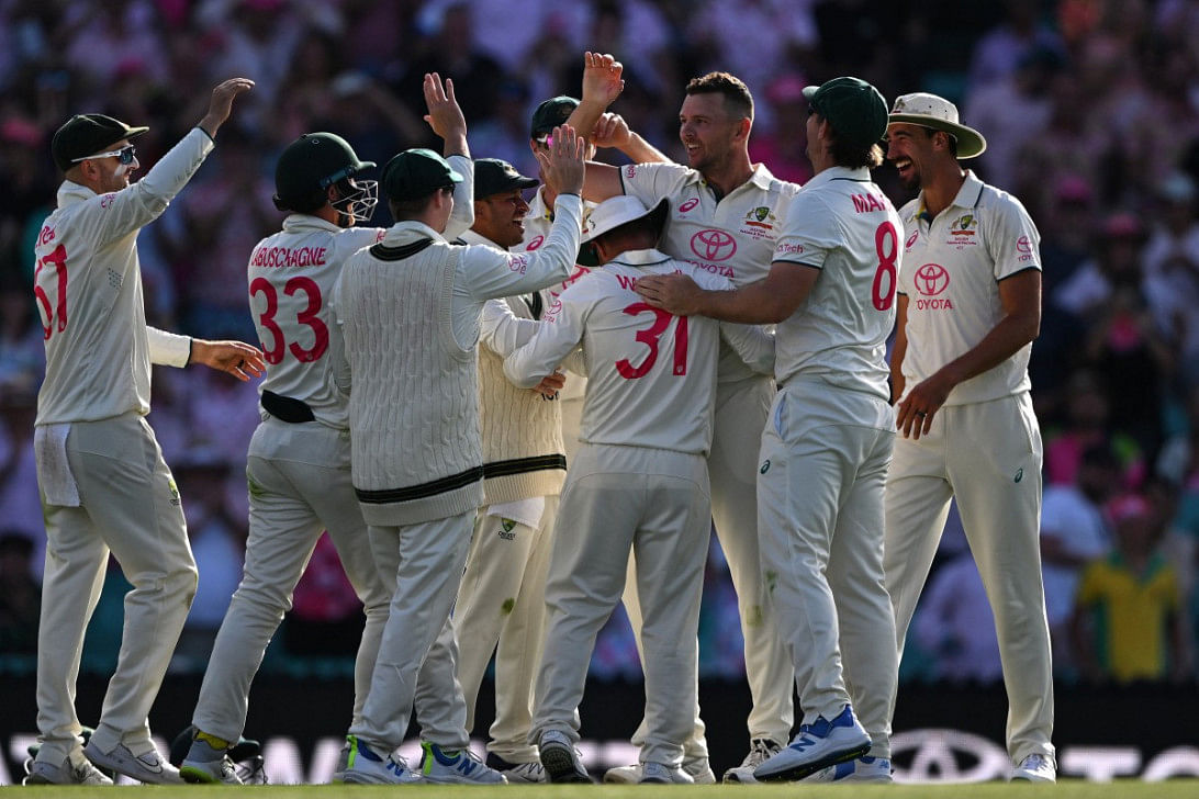 Australia overtake india to top test team rankings0
