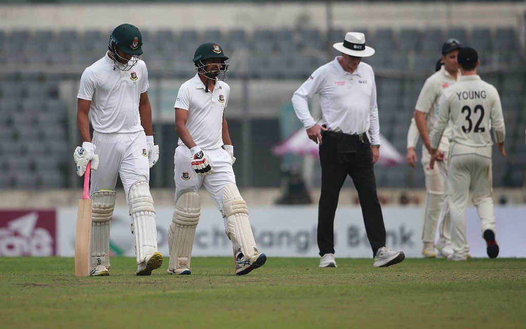 Bangladesh go to tea with two wickets in hand0