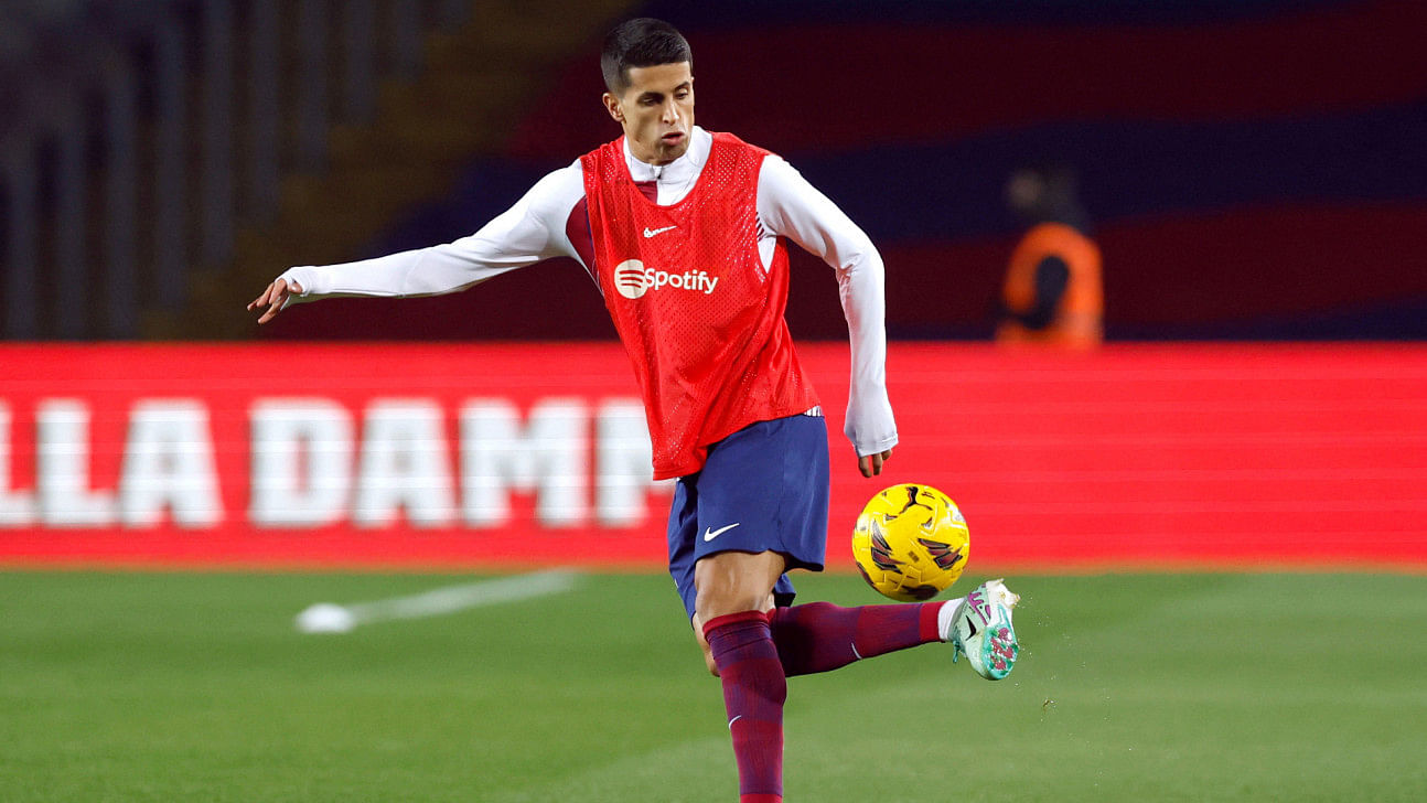 Barca's cancelo sidelined with knee injury0
