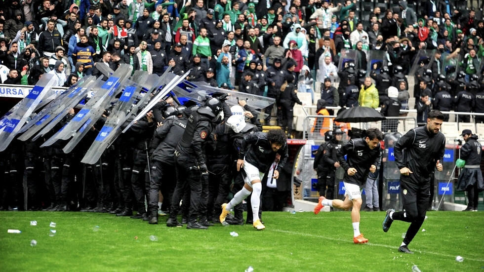 Brawl mars turkish football's return from suspension0