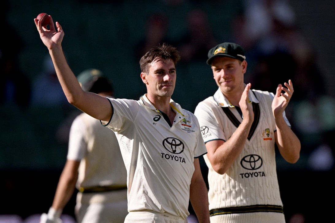 Cummins stars as australia beat pakistan to win series0