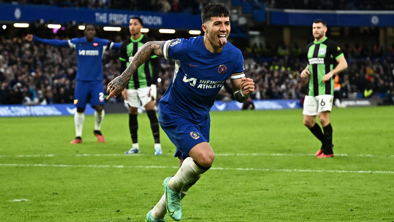 Fernandez double helps 10-man chelsea to win over brighton0