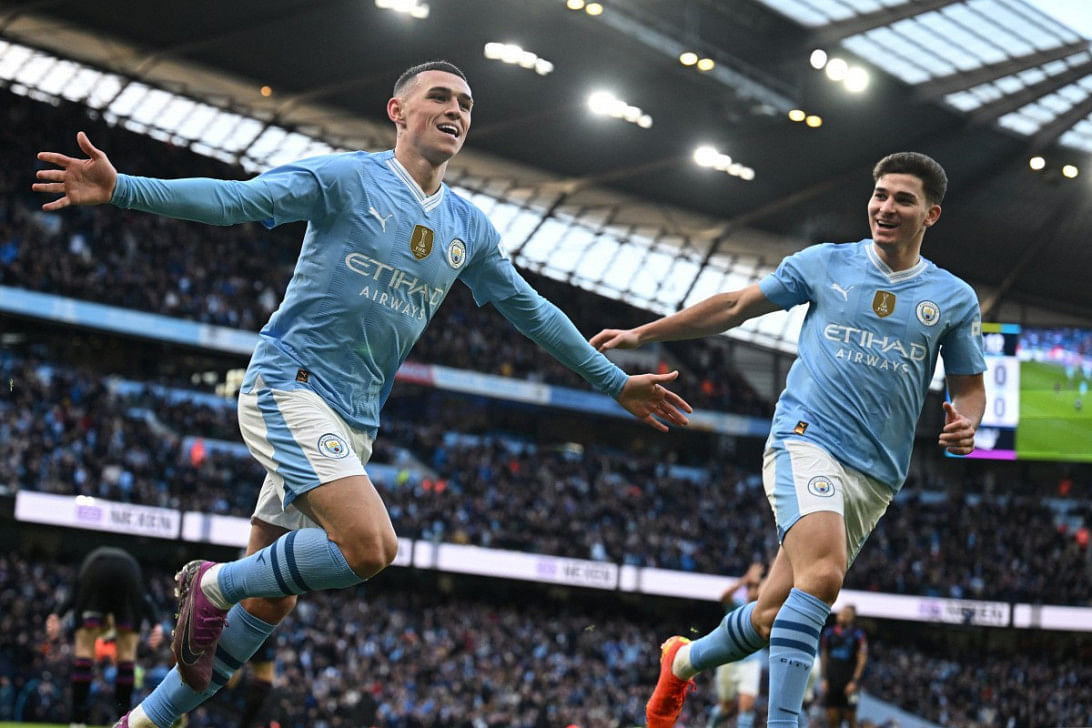 Foden double fires city to 5-0 win over huddersfield0