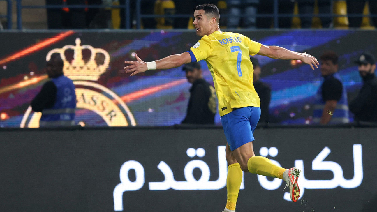 Goal from 30m out, ronaldo shows he still got it at 38! 0