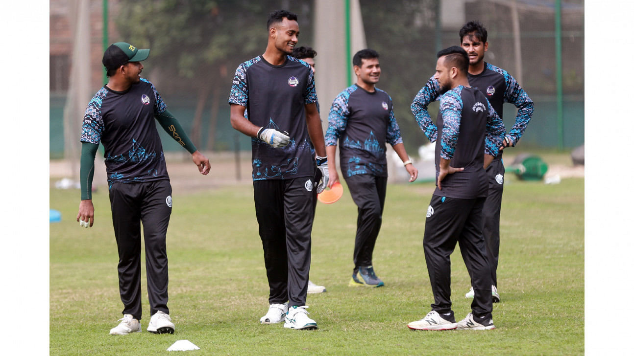 In pictures: durdanto dhaka sweat it out in chilly mirpur 1 In pictures: durdanto dhaka sweat it out in chilly mirpur0