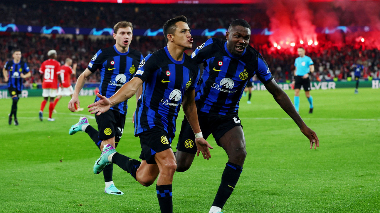 Inter complete stunning comeback against benfica0