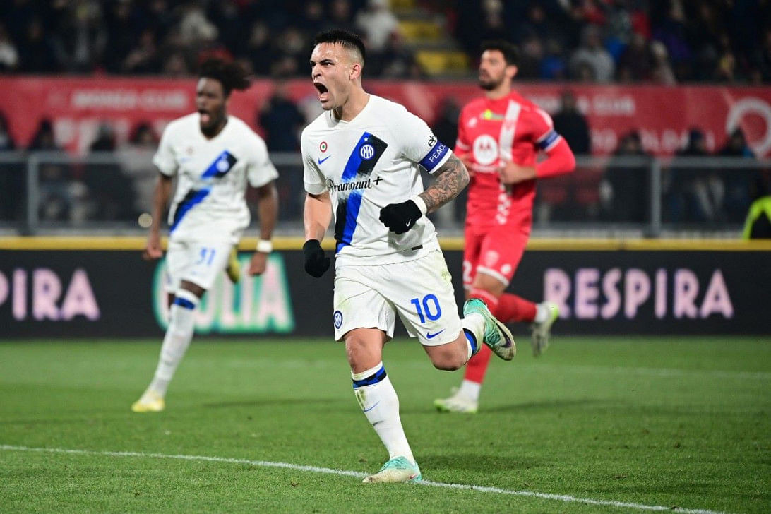 Inter continue title charge with monza destruction0