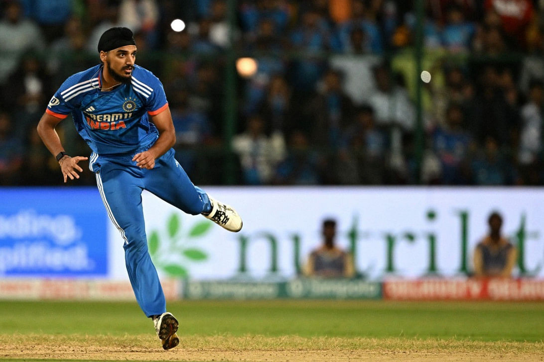 Iyer, fast bowlers guide india to win in final t20i0
