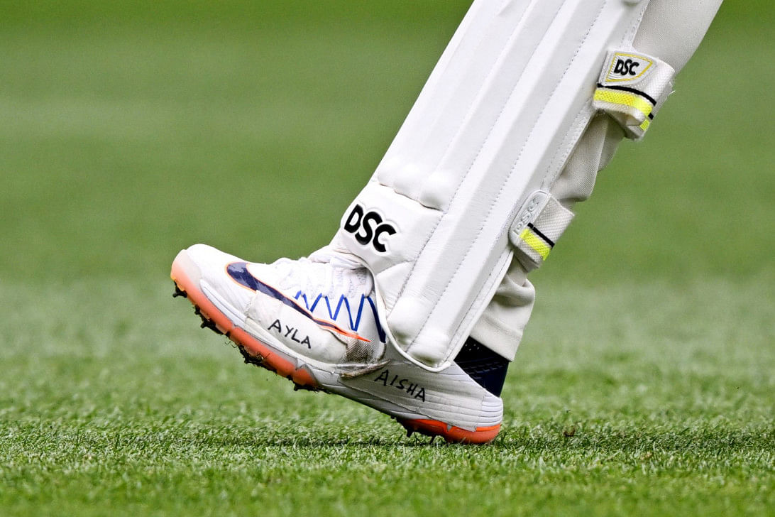 Khawaja sports shoes with daughters' names in pakistan test0