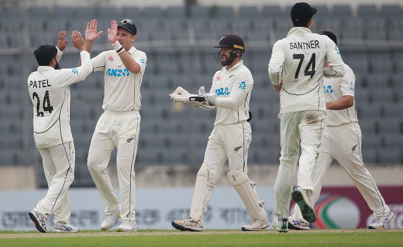 Kiwi spinners respond to saqlain’s call for patience0
