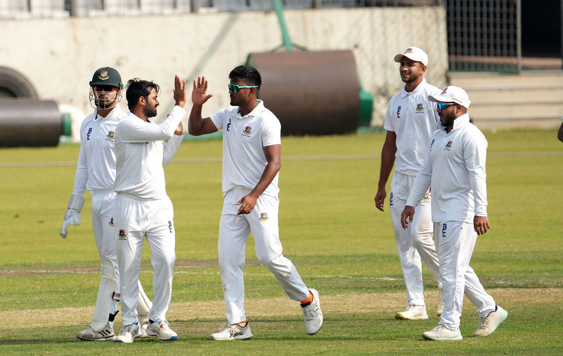 ‘classic test wicket’ proves too testing0