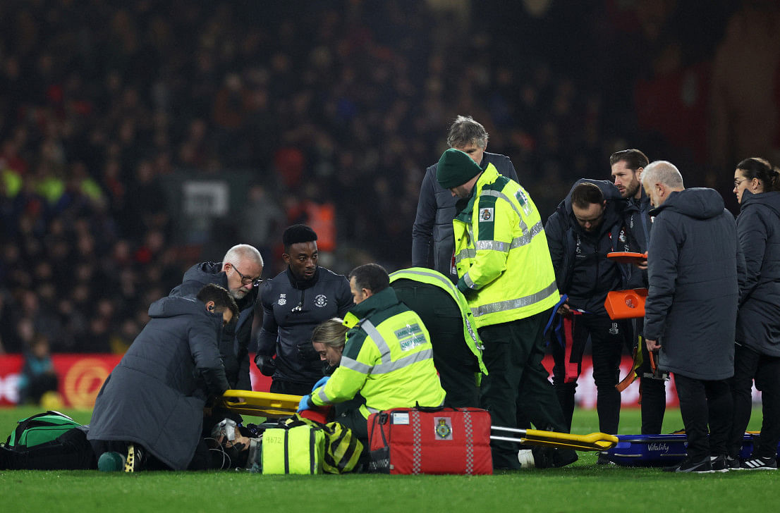 Luton's lockyer collapses as bournemouth clash abandoned0