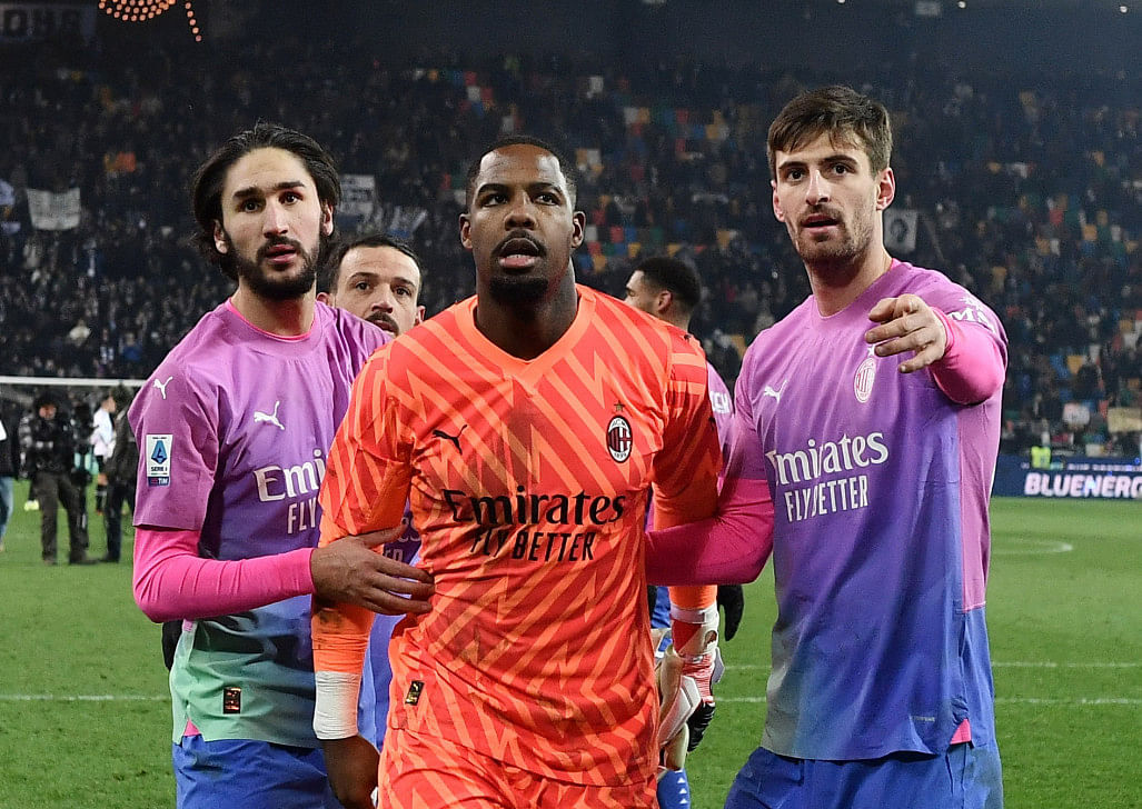 Milan keeper maignan calls for sanctions to combat racism 1 Milan keeper maignan calls for sanctions to combat racism0
