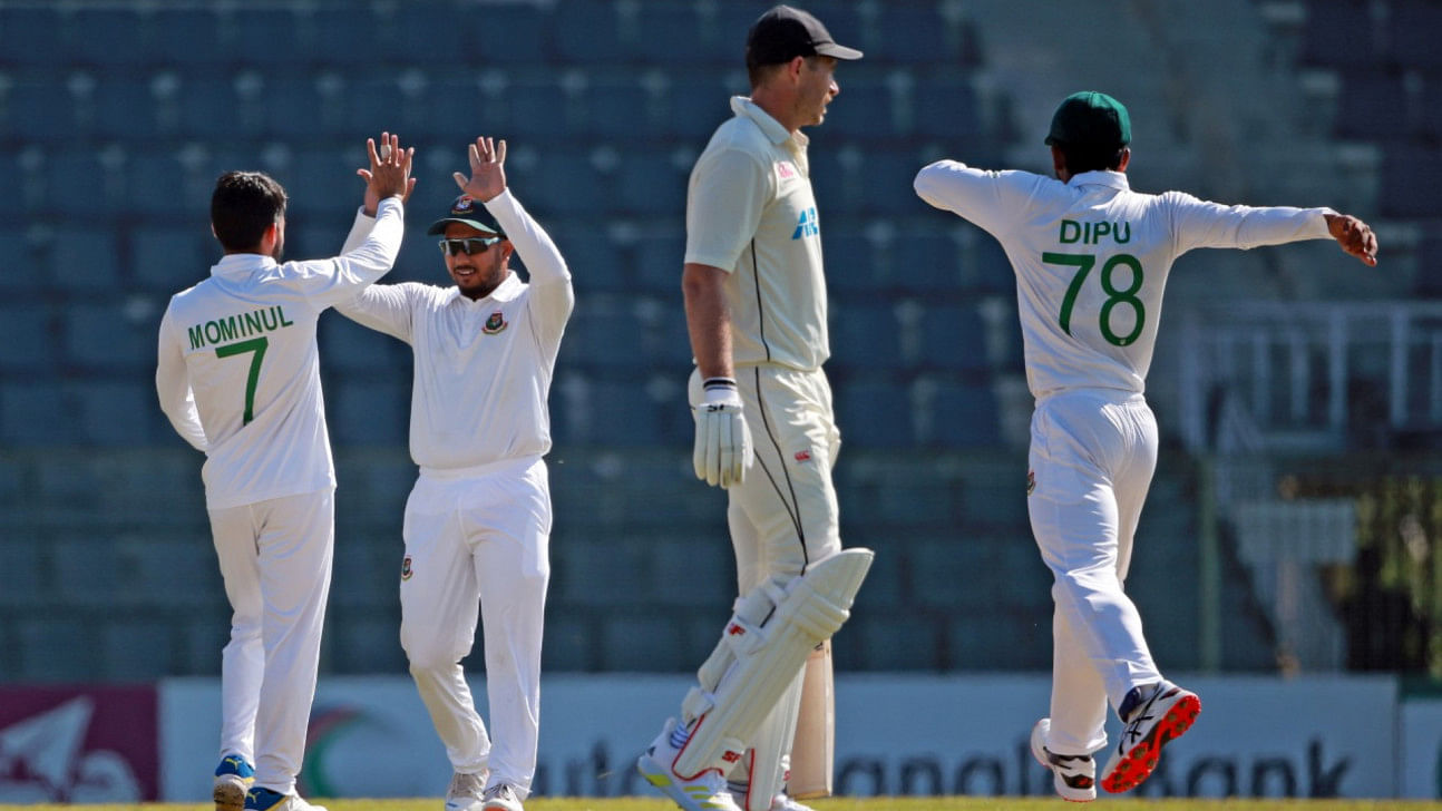 Mominul with the golden arm as tigers bundle out kiwis for 3170
