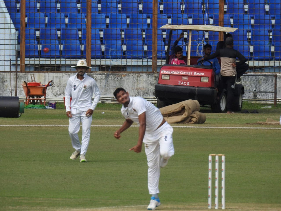 Nasum claims five-for on rain-hit day in bcl0