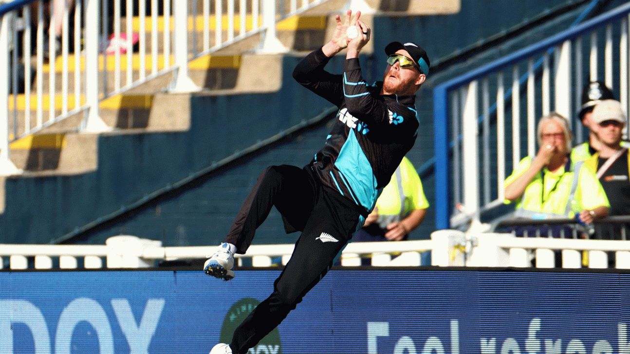 New zealand steam roll england in third t20i0