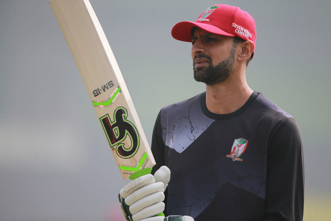 'newly-wed' shoaib malik in action for barishal 1 'newly-wed' shoaib malik in action for barishal0