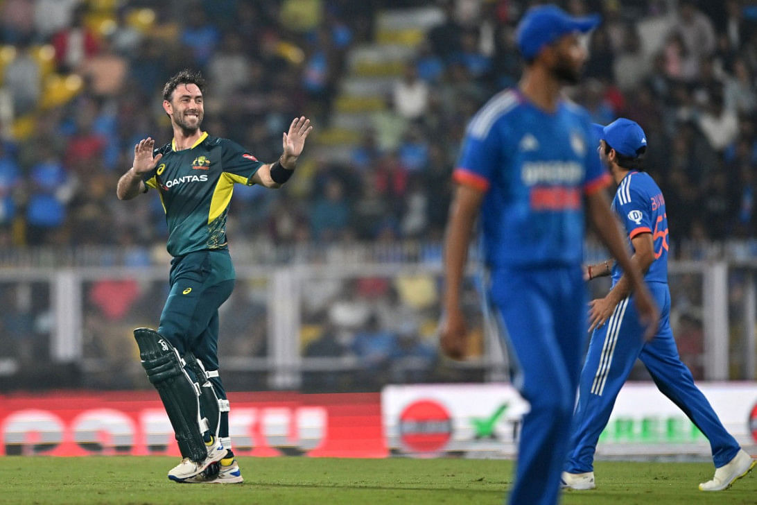 Parting shot: maxwell's 104 keeps australia alive in t20 series0
