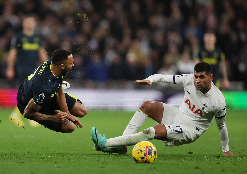Postecoglou tells spurs' romero to expect tackle scrutiny0