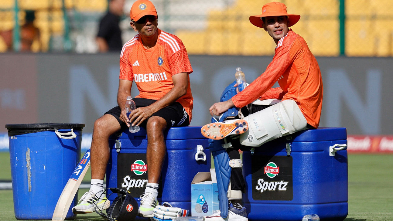 Rahul dravid to stay on as india coach0
