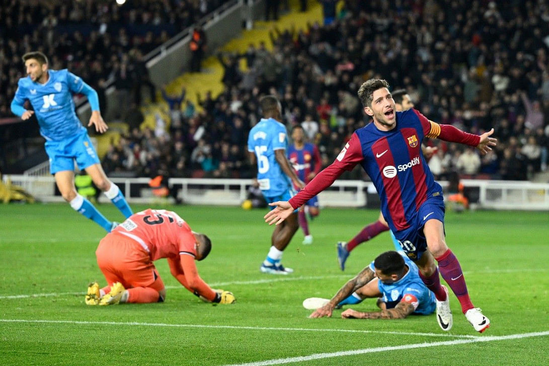 Sergi roberto fires barca to victory over almeria0