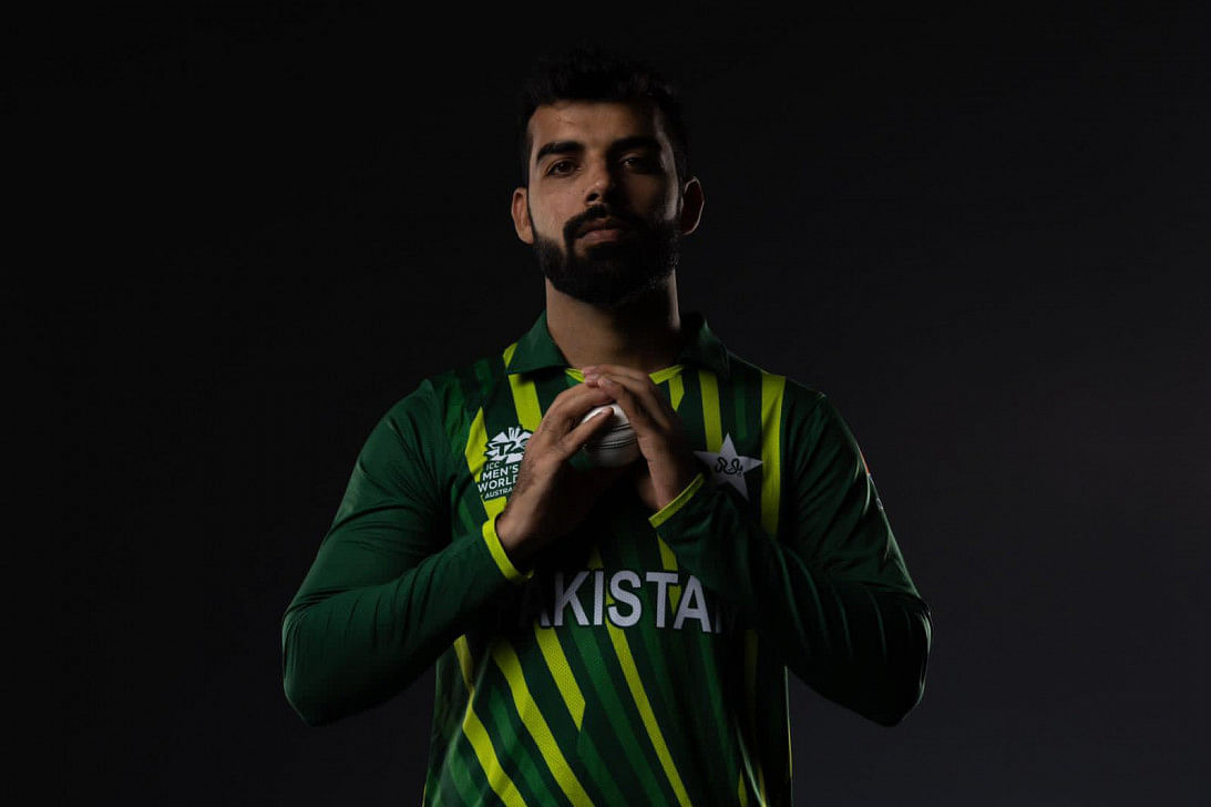 Shadab dropped for nz t20s as pakistan look to future0